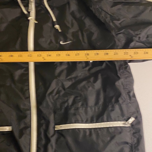 Nike Unisex Black and White Windbreaker 90’s Style Sz L (12-14) - Picture 12 of 13